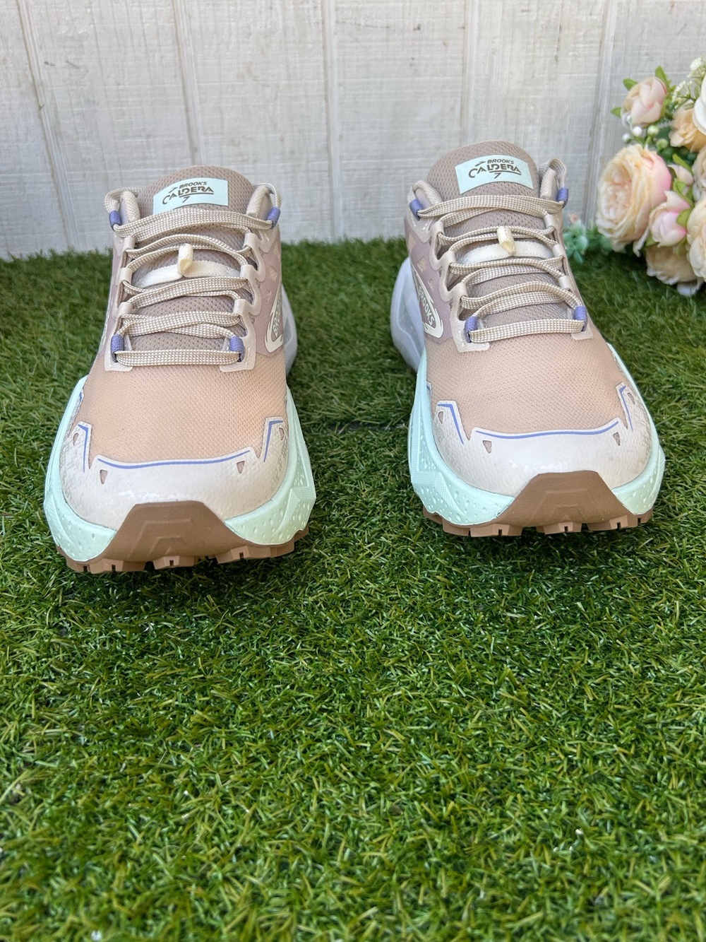 Brooks Caldera 7 Women Trail Shoe Beige Mint Brown COLOR Chateau Grey/White Sz 9 - Picture 9 of 16
